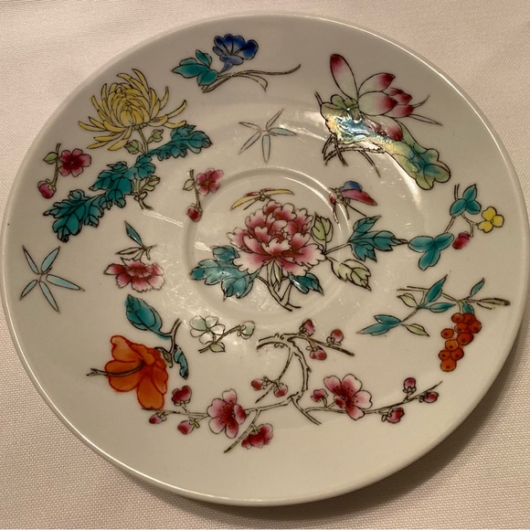 7 Chinese Famille Rose Plates w/ Flowers & Butterflies - Picture 11 of 12
